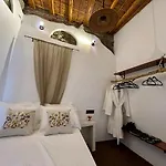 公寓 Rustic Retreat In Town