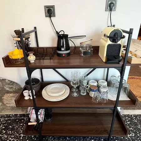 Rustic Retreat In Town سكيروس