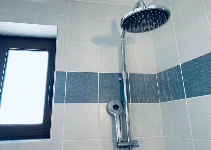 Rustic Retreat In Town Apartamento